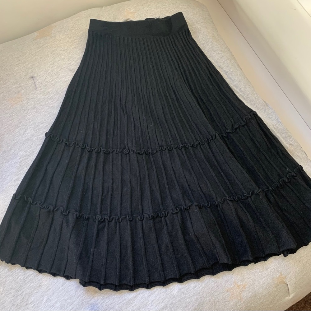 Beautiful rib knit midi skirt